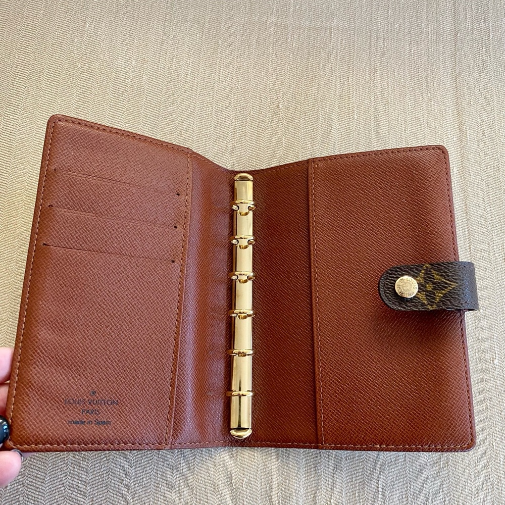 Authentic Louis Vuitton Small agenda! - Picture 5 of 8
